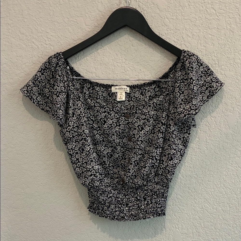 Monteau Black & White Floral Button-Front Crop Top